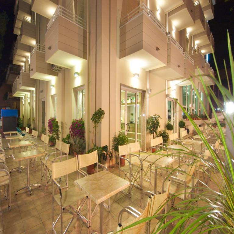 Hotel Muccioli 米萨诺阿德里亚蒂科 外观 照片